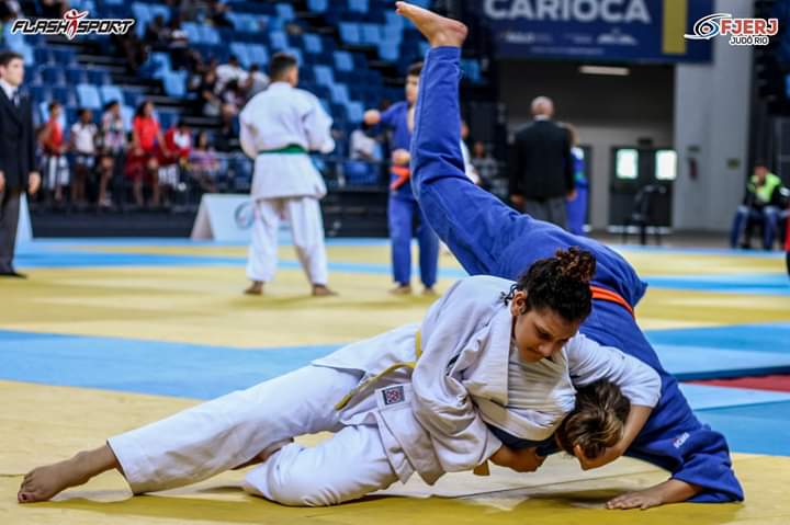 MARIA EDUARDA VASCONCELOS (BRANCOS).jpg